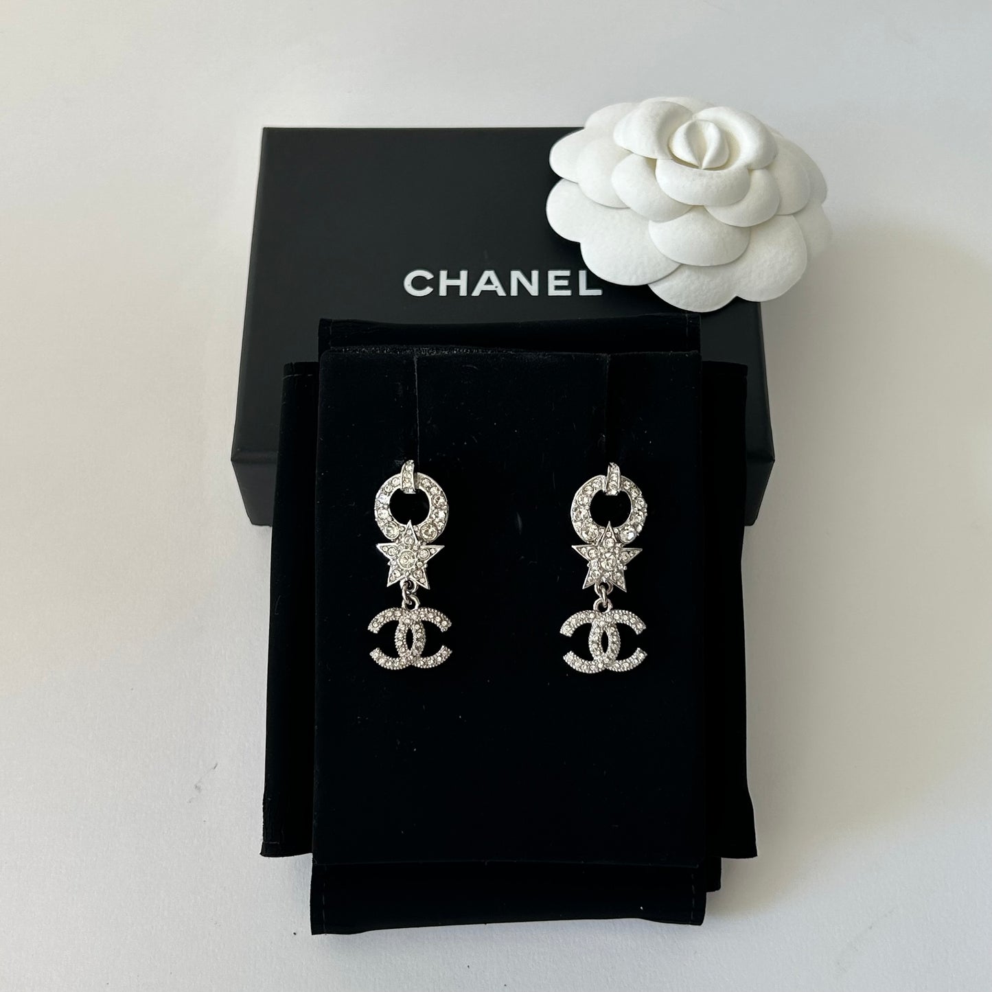 CHANEL STRASS CRYSTAL CC STAR DROP EARRINGS SILVER