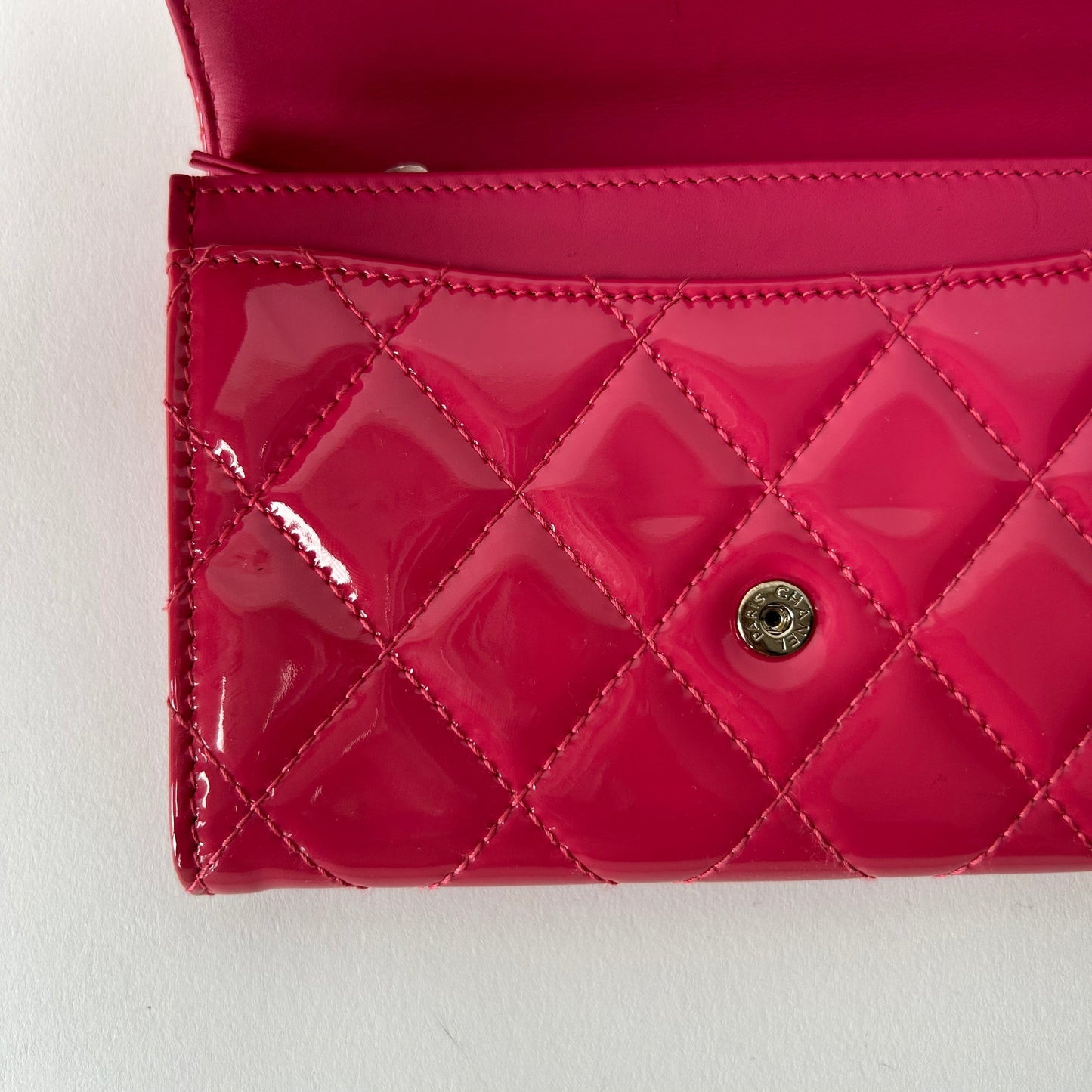 CHANEL QUILTED PATENT LEATHER FLAP ZIP CLASSIC WALLET FUSCHIA CC LOGO