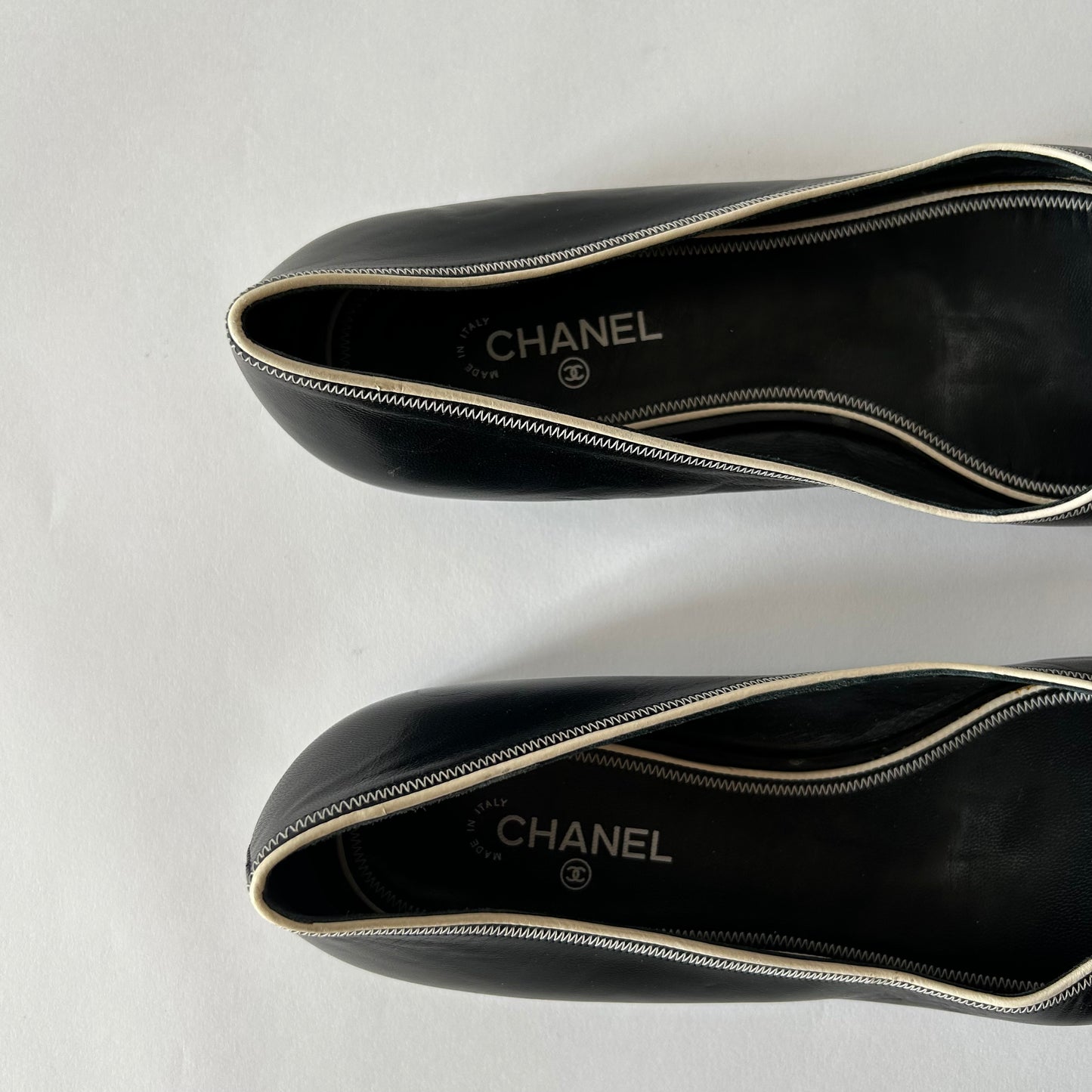 CHANEL CC CAP TOE CLASSIC BALLET FLATS