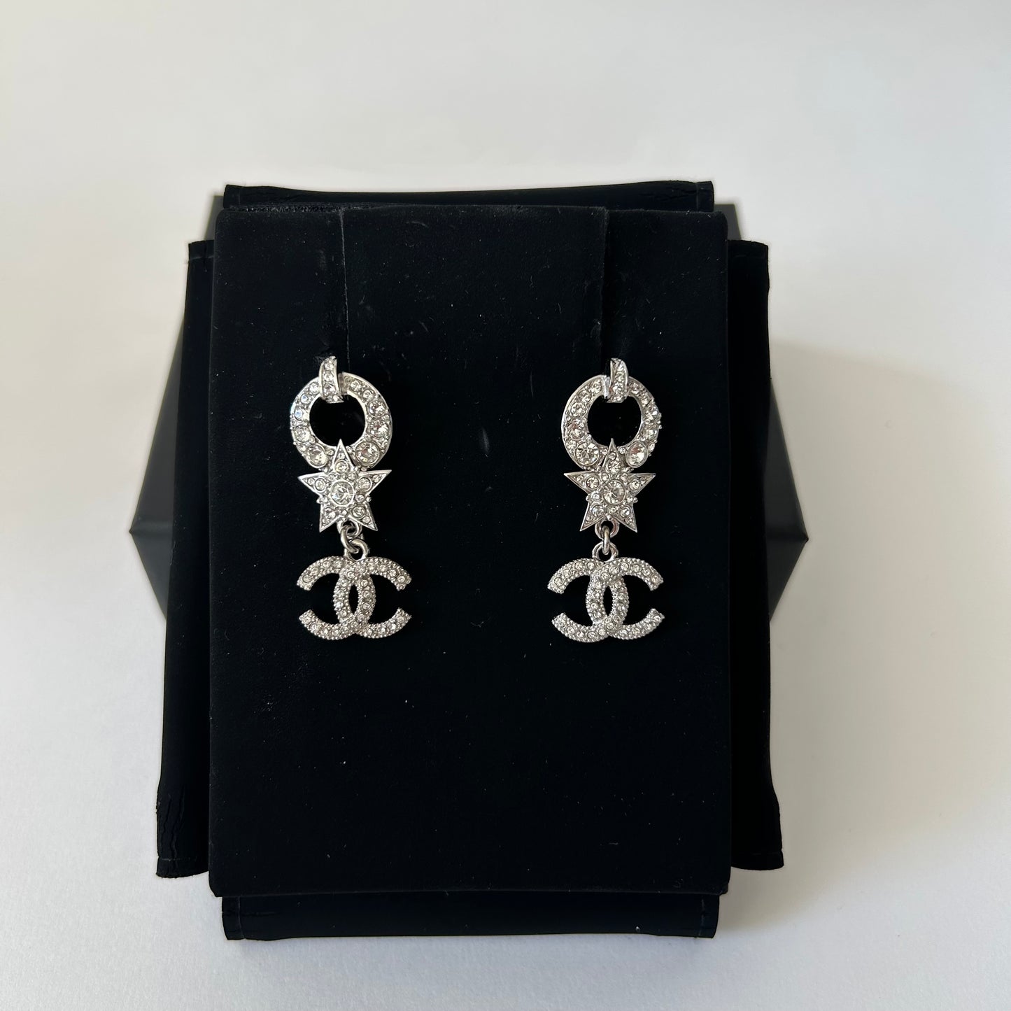 CHANEL STRASS CRYSTAL CC STAR DROP EARRINGS SILVER