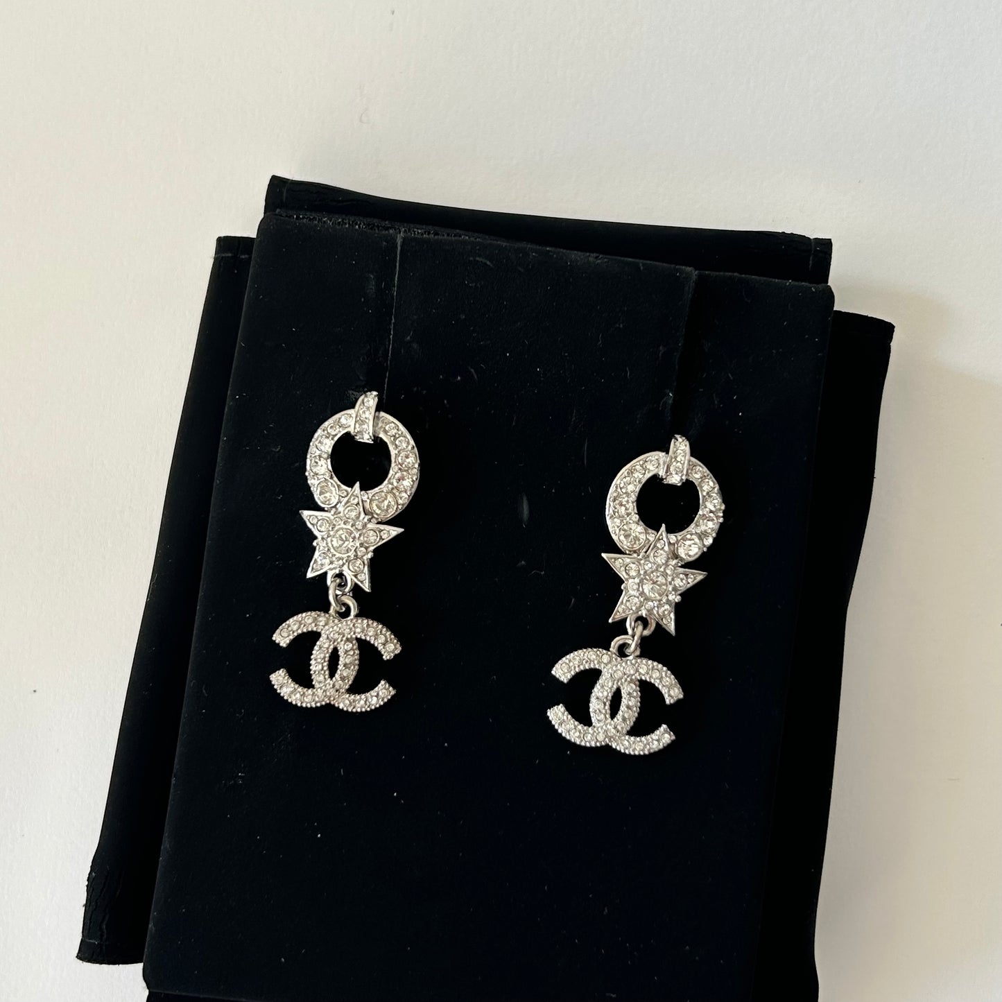 CHANEL STRASS CRYSTAL CC STAR DROP EARRINGS SILVER
