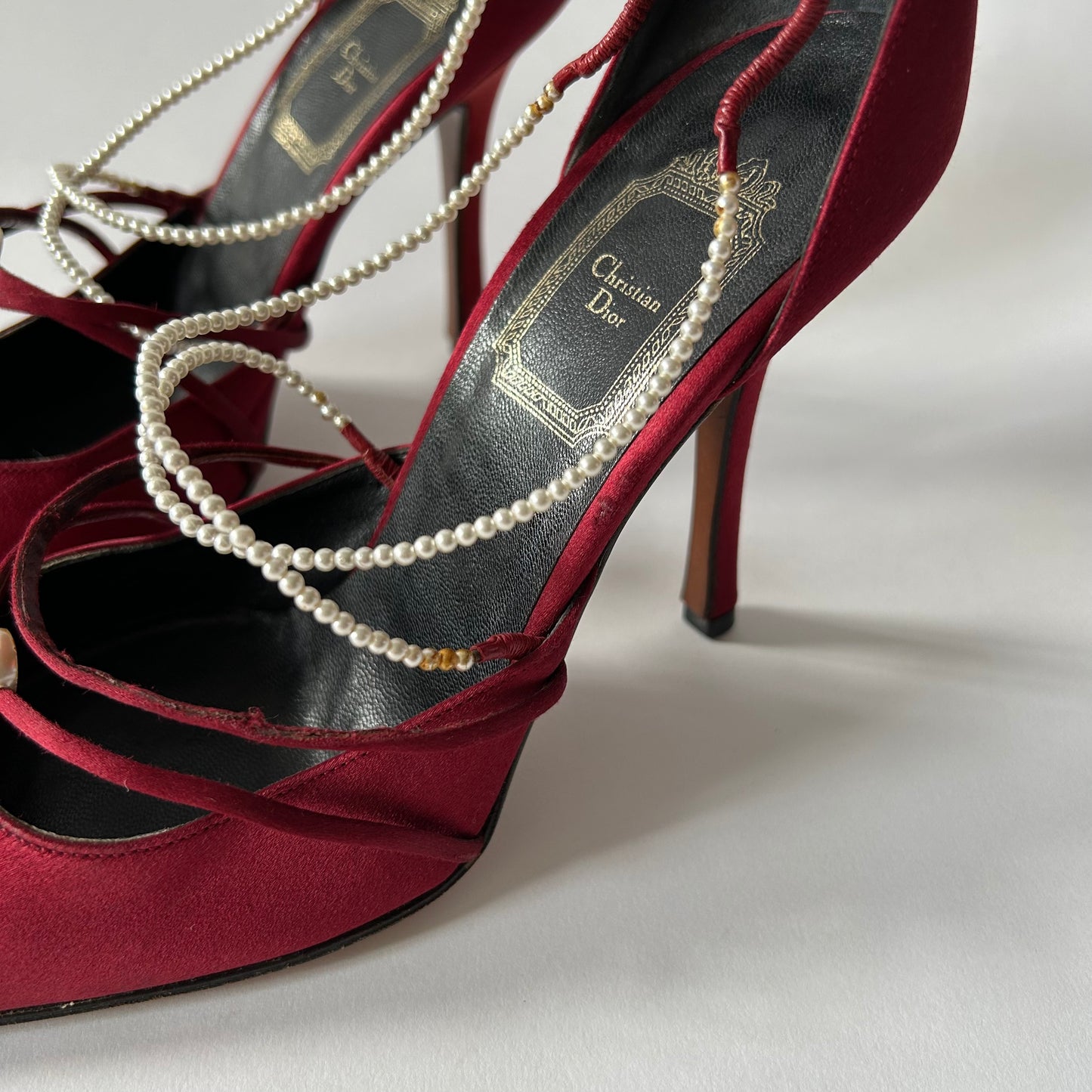 CHRISTIAN DIOR VINTAGE BURGUNDY PEARL PUMP