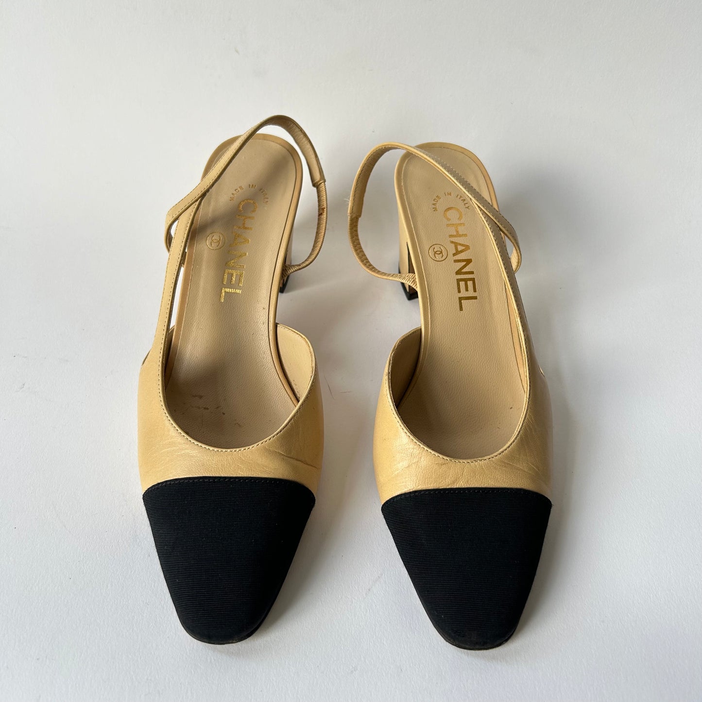 CHANEL SLINGBACK BEIGE LEATHER CAP TOE HEELS SIZE 37
