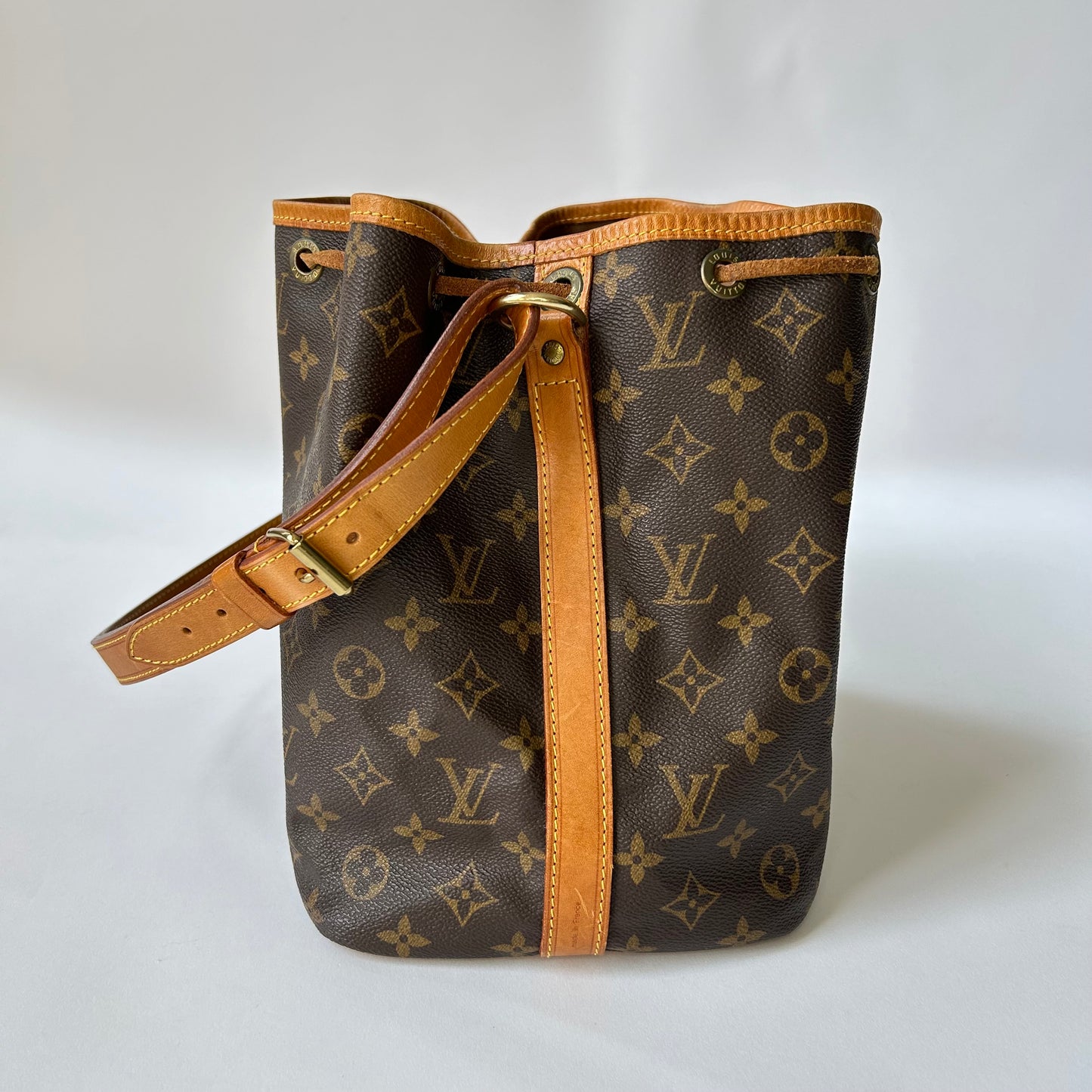 VINTAGE LOUIS VUITTON MONOGRAM LE PETIT NOE BUCKET BAG