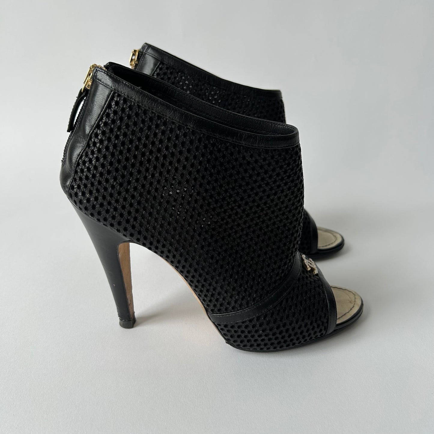 CHANEL SS 2011 CC OPEN TOE MESH SANDALS BLACK SIZE 39.5