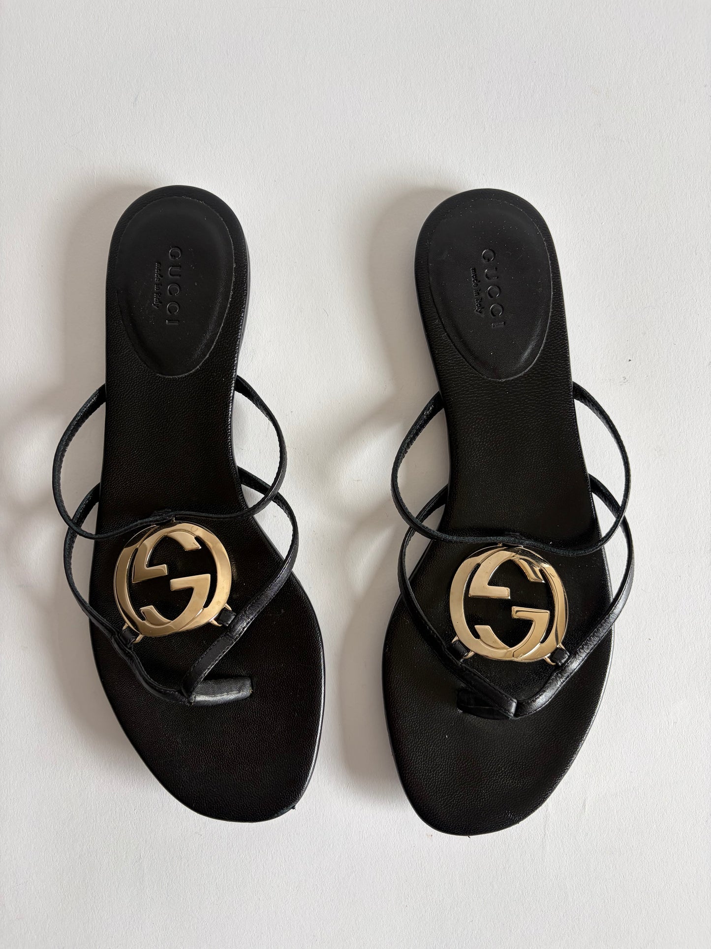 GUCCI INTERLOCKING G LOGO LEATHER SLIDES