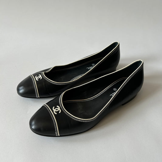 CHANEL CC CAP TOE CLASSIC BALLET FLATS