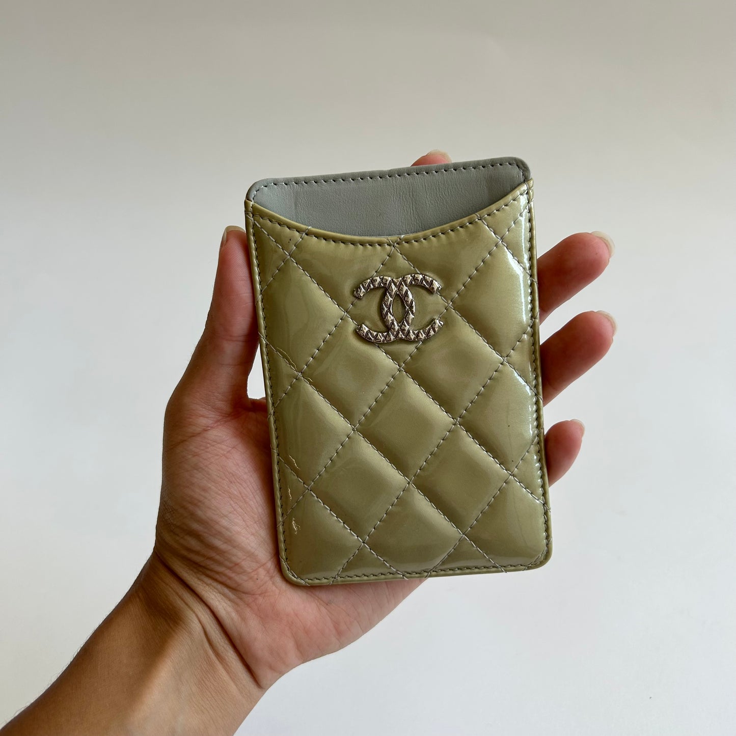 CHANEL PATENT LEATHER QUILTED CC INTERLOCKING LOGO CARD HOLDER