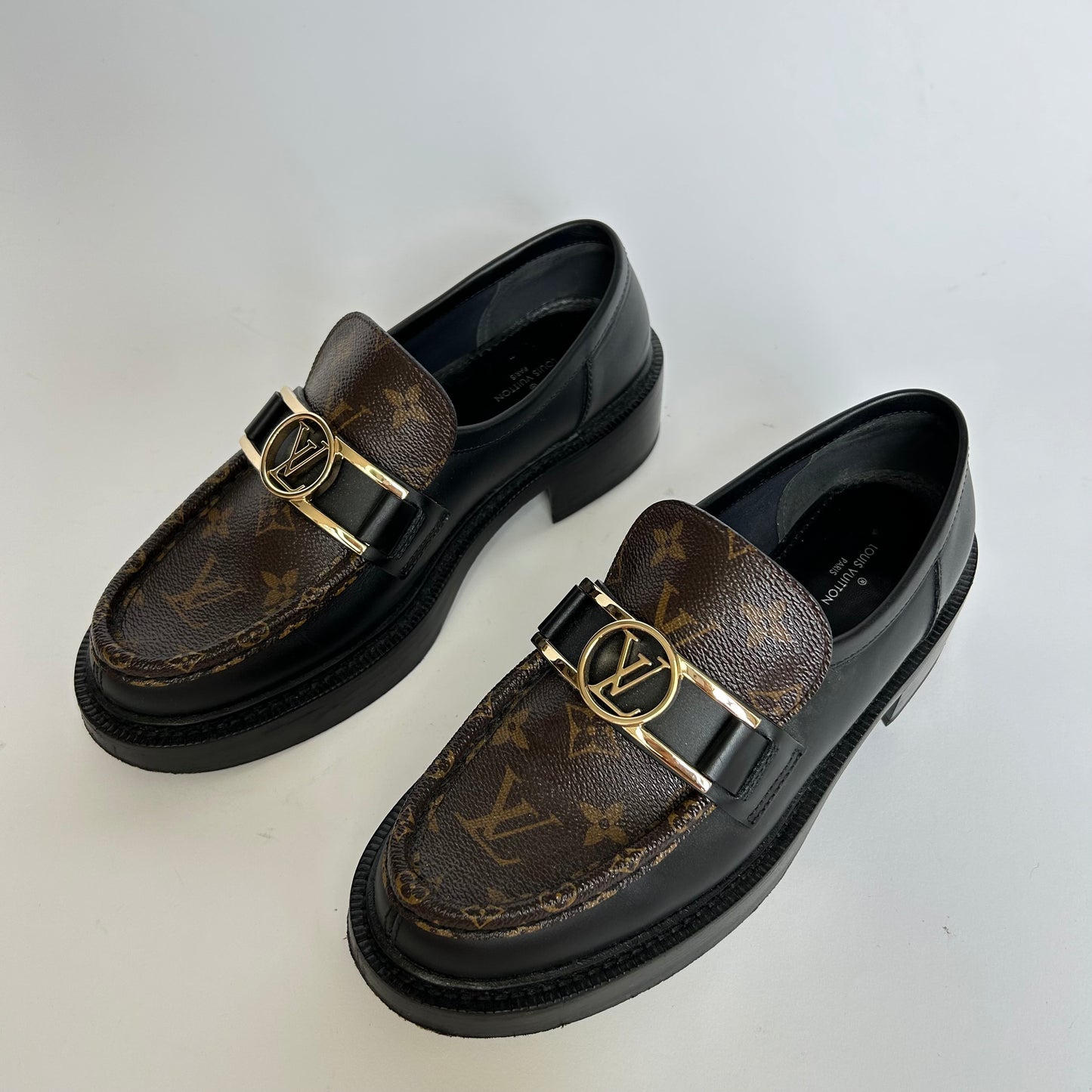 LOUIS VUITTON BLACK MONOGRAM LEATHER ACADEMY LOAFERS SIZE 39