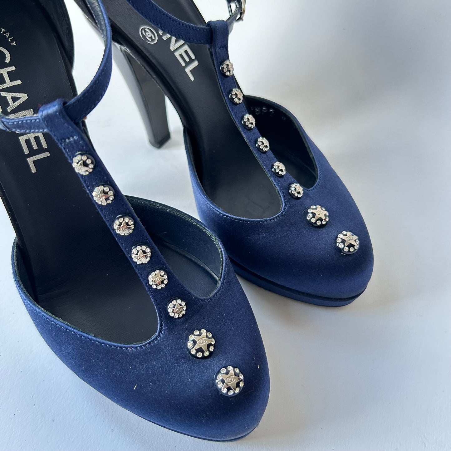 CHANEL NAVY SATIN CRYSTAL EMBELLISHED T-STRAP PLATFORM PUMPS SIZE 37