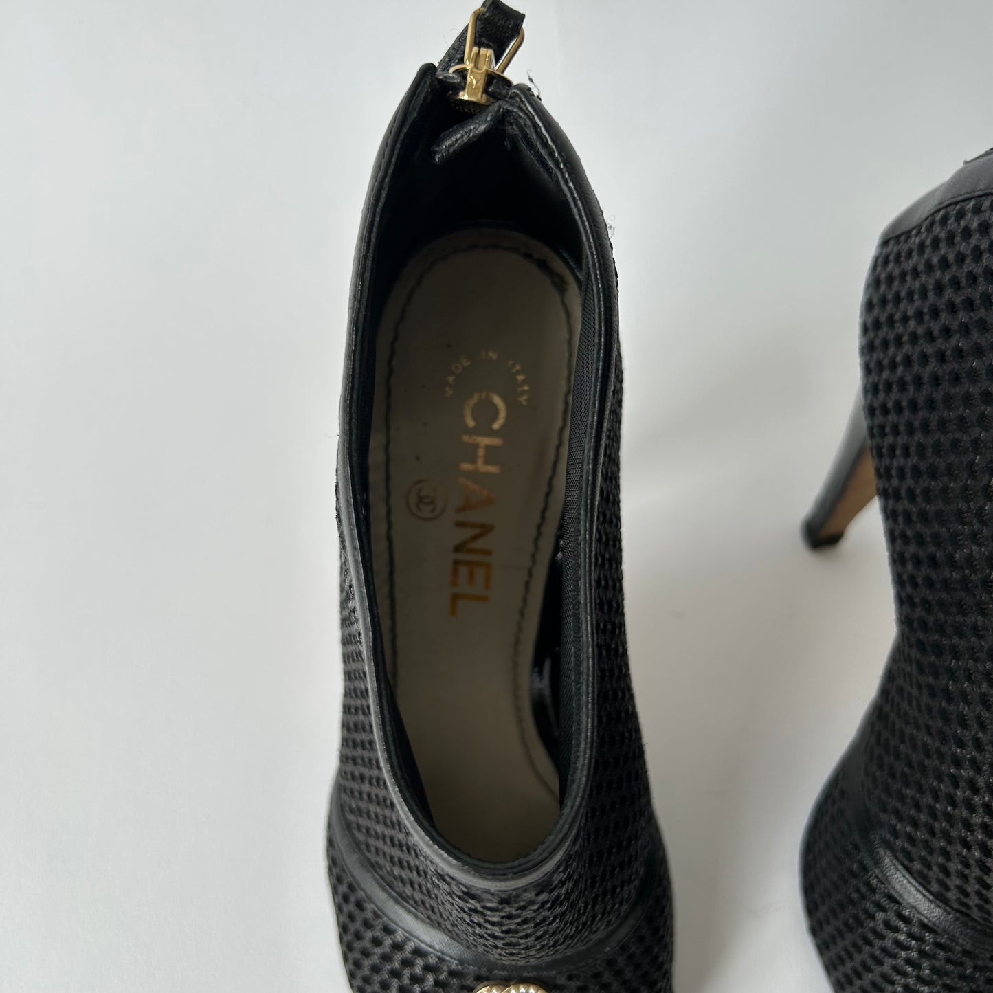 CHANEL SS 2011 CC OPEN TOE MESH SANDALS BLACK SIZE 39.5