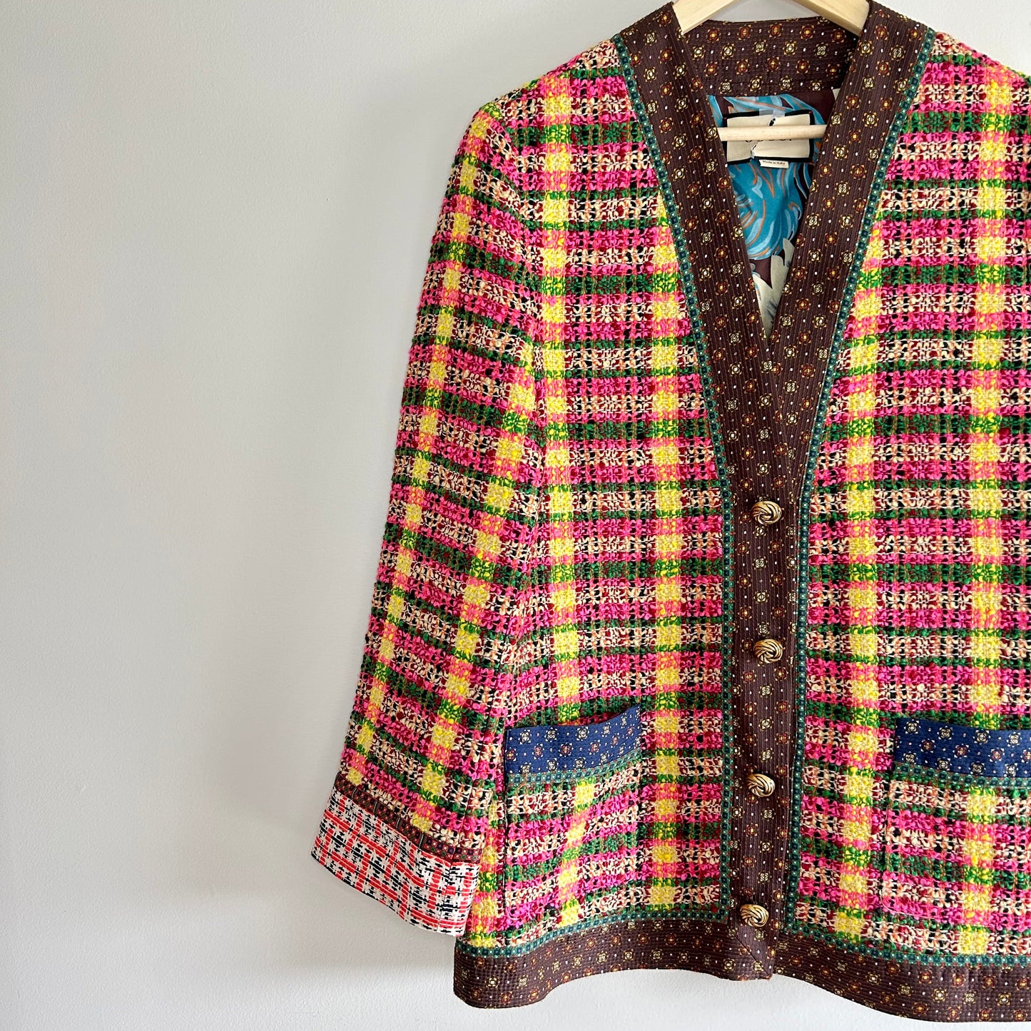 GUCCI CHECKED BUTTON DOWN TWEED BLAZER SIZE 42