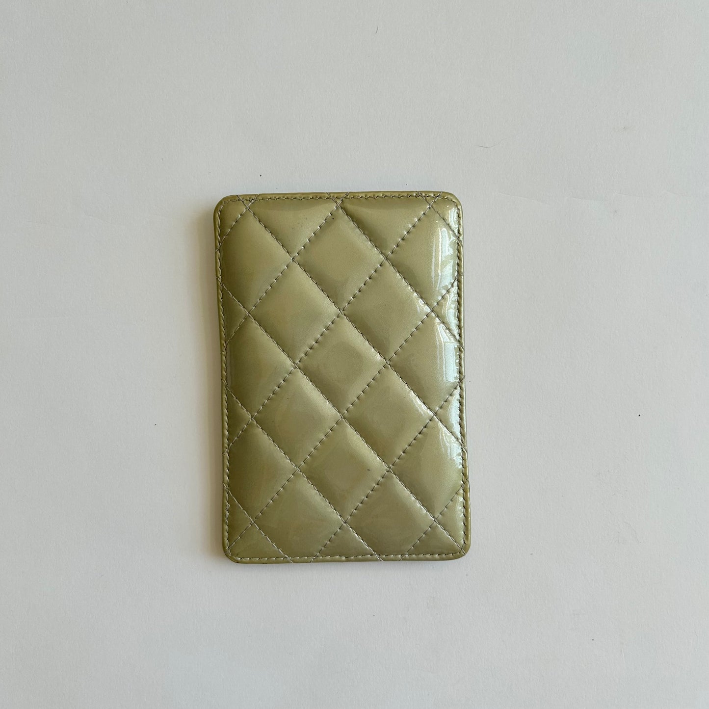 CHANEL PATENT LEATHER QUILTED CC INTERLOCKING LOGO CARD HOLDER