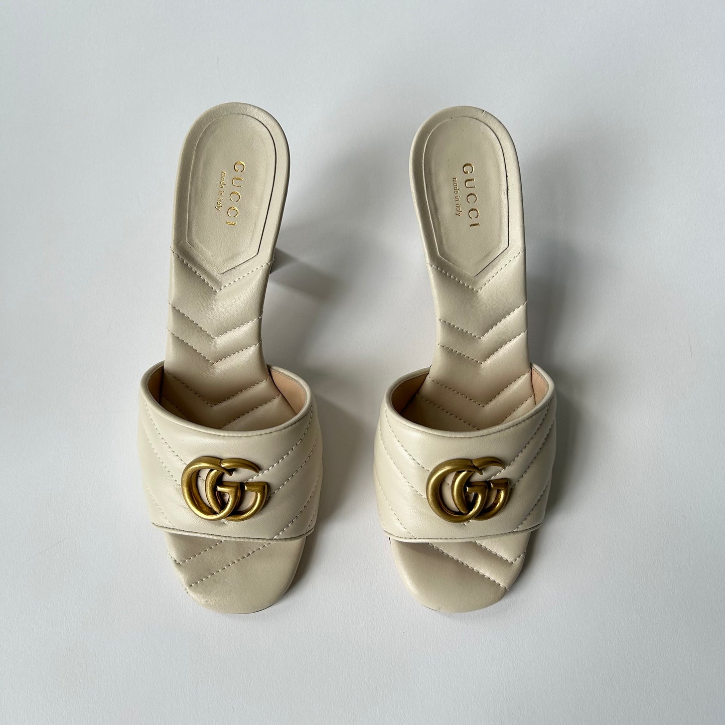 GUCCI WHITE CREAM GG MARMONT SLIDE MULES SIZE 38