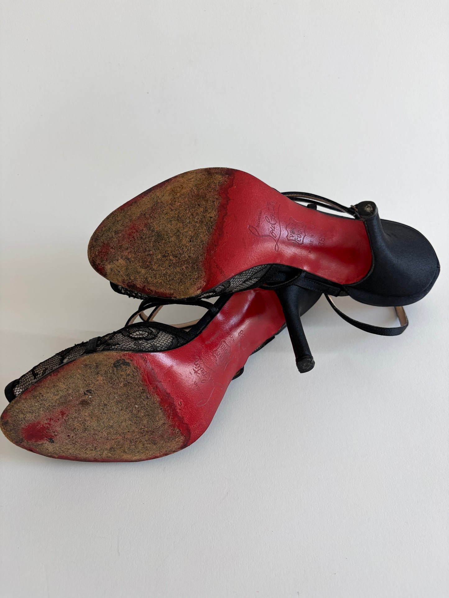 CHRISTIAN LOUBOUTIN VANITARITA LACE PEEP TOE HEEL