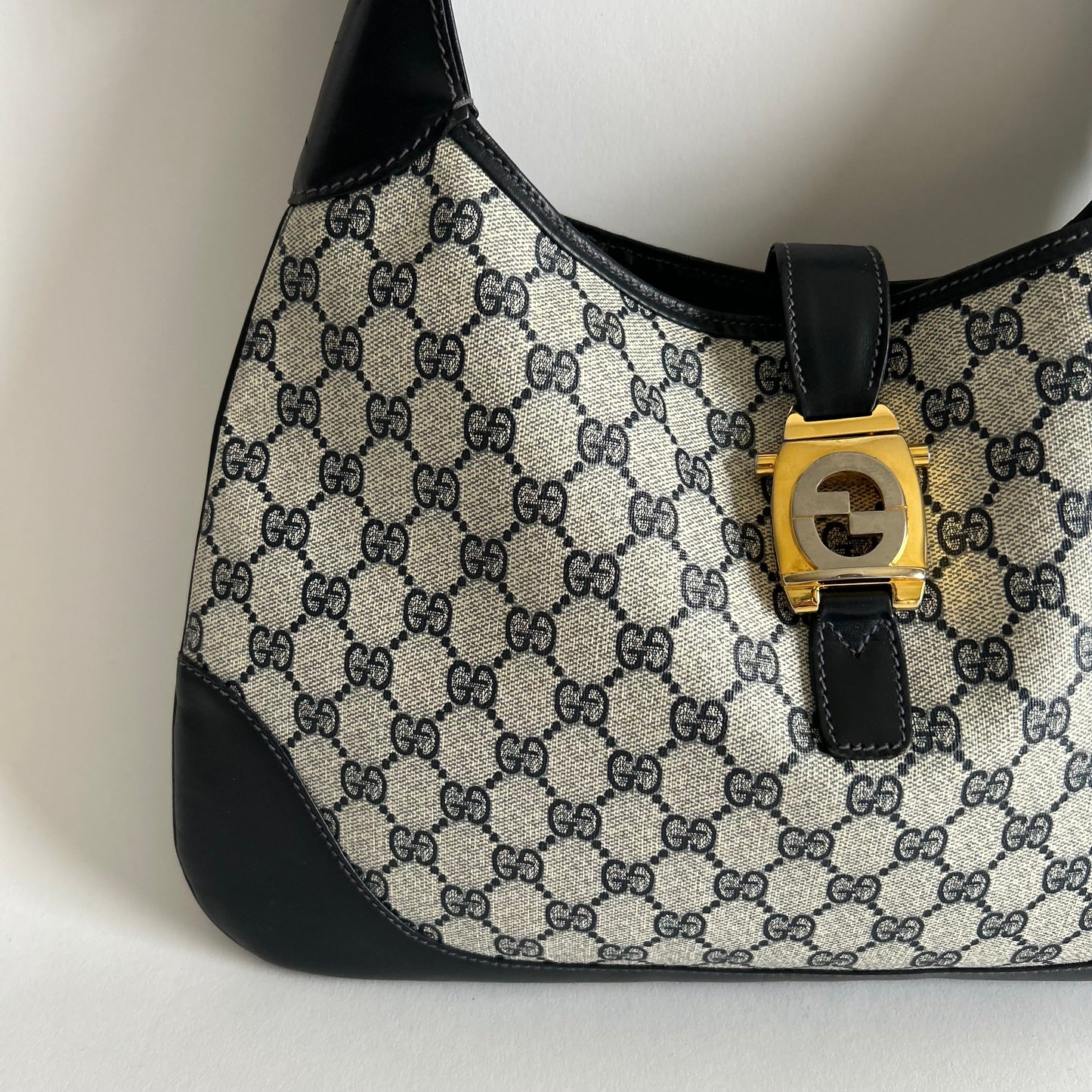 VINTAGE GUCCI MONOGRAM JACKIE BAG