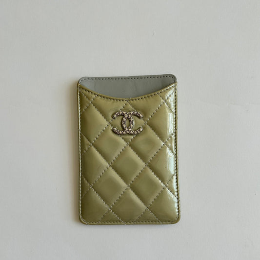 CHANEL PATENT LEATHER QUILTED CC INTERLOCKING LOGO CARD HOLDER