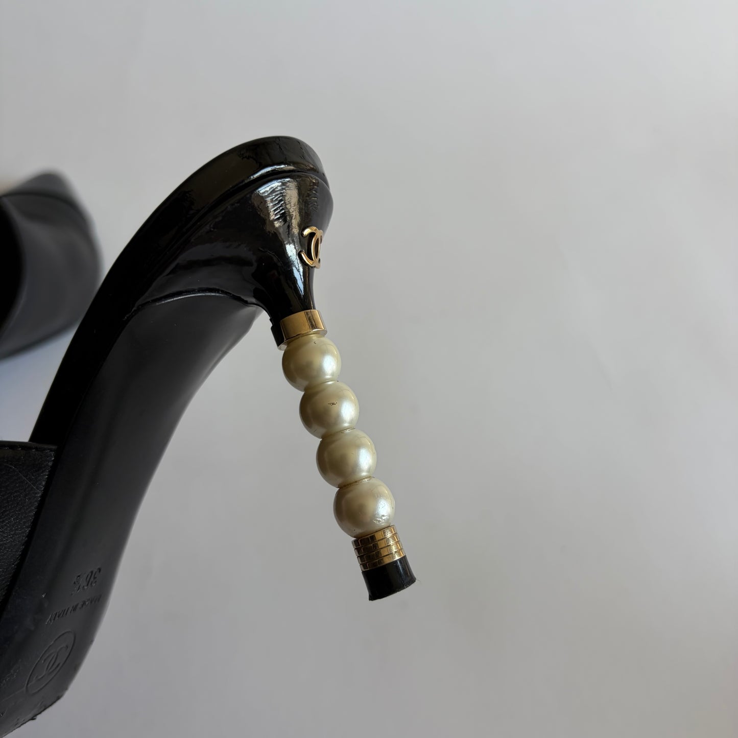 CHANEL 2020 CC LOGO PEARLS HEELS MULES