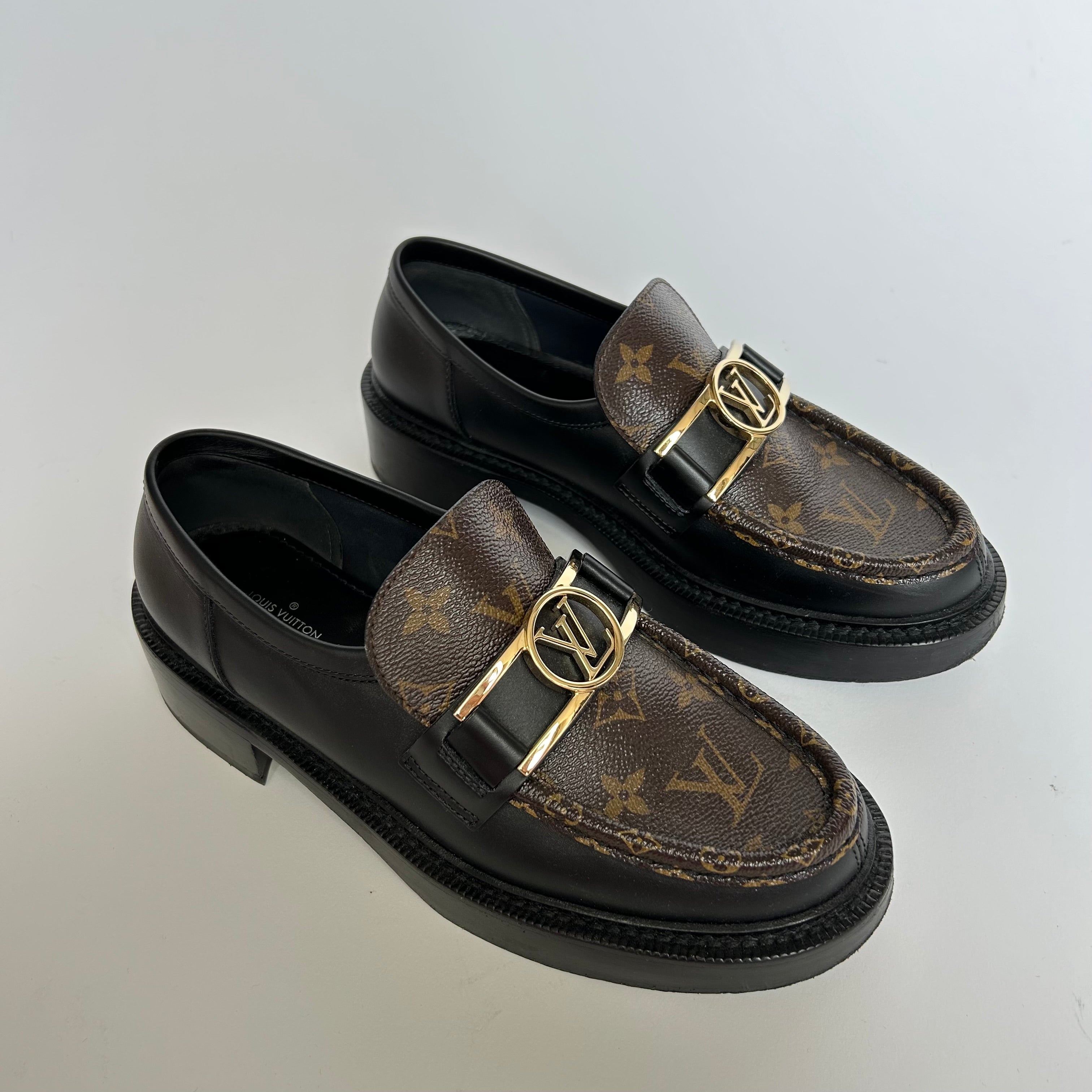 Louis Vuitton Black W/ brown stitching Leather Loafer US newest 9.5