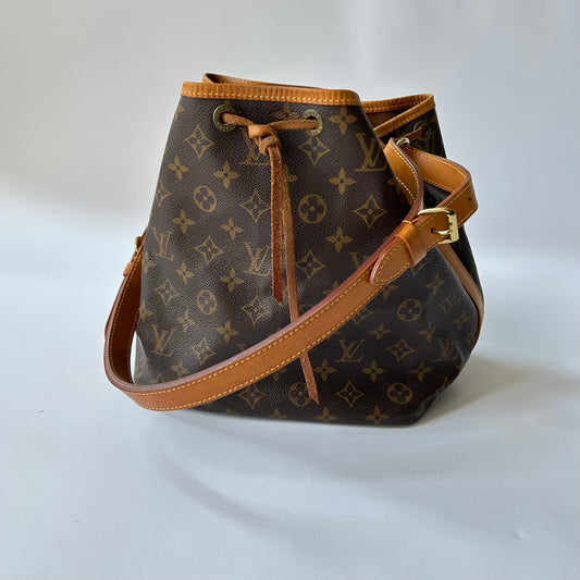 VINTAGE LOUIS VUITTON MONOGRAM LE PETIT NOE BUCKET BAG