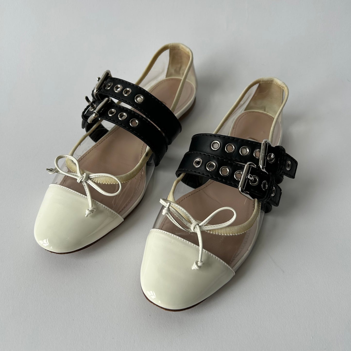 MIU MIU WHITE PVC LEATHER BUCKLE DETAIL BOW BALLET FLATS SIZE 38.5