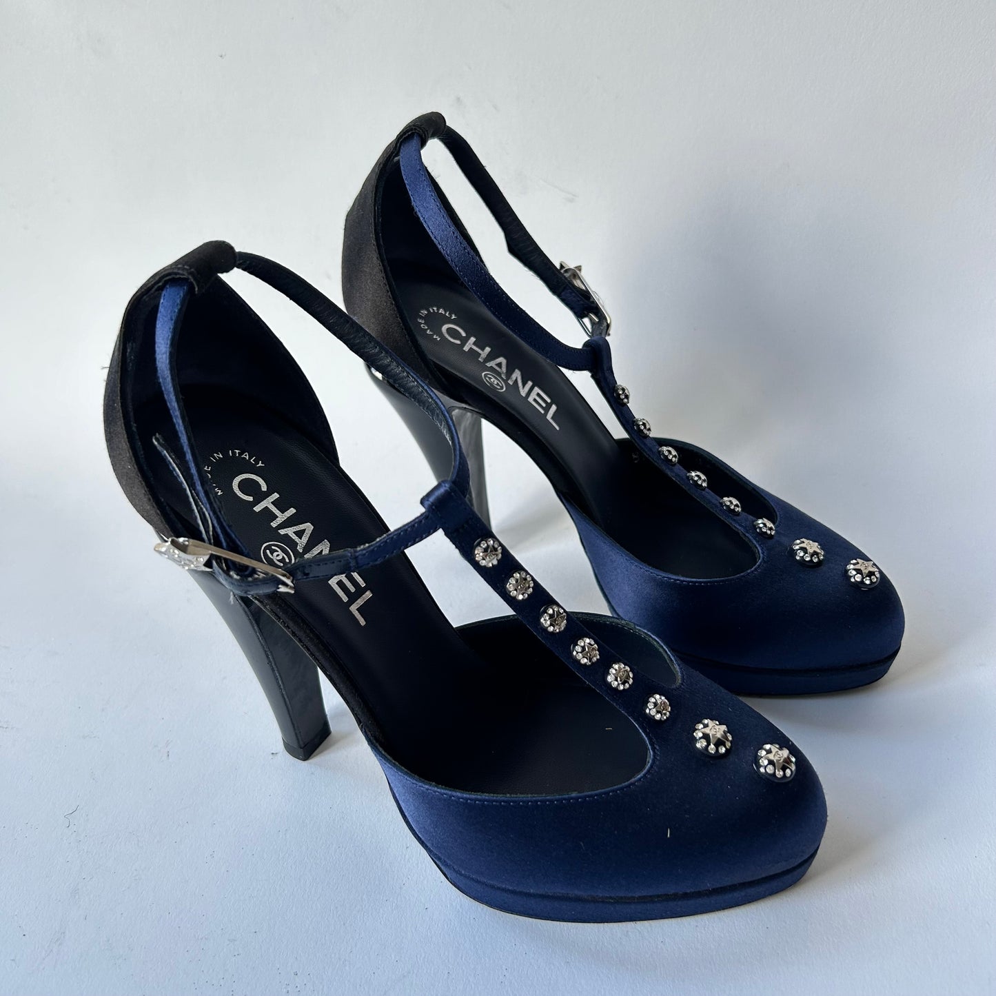 CHANEL NAVY SATIN CRYSTAL EMBELLISHED T-STRAP PLATFORM PUMPS SIZE 37