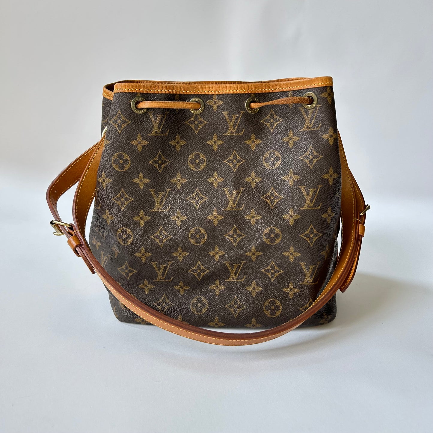 VINTAGE LOUIS VUITTON MONOGRAM LE PETIT NOE BUCKET BAG