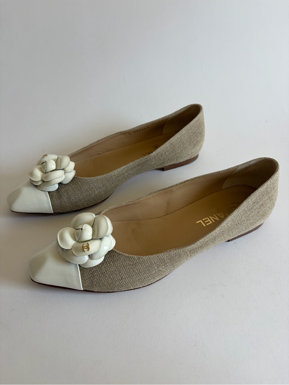 CHANEL TWEED BEIGE CAMELLIA POINTED TOE FLATS