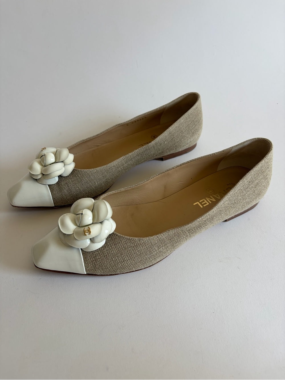 CHANEL TWEED BEIGE CAMELLIA POINTED TOE FLATS