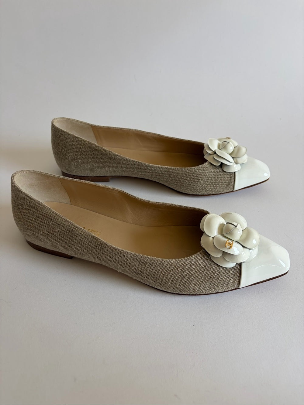 CHANEL TWEED BEIGE CAMELLIA POINTED TOE FLATS