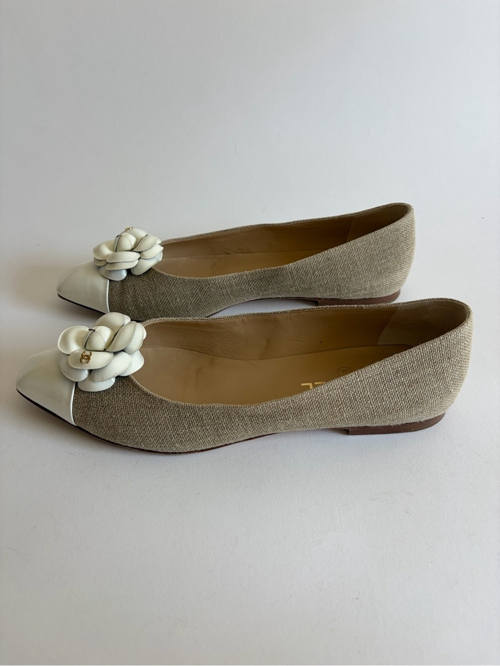 CHANEL TWEED BEIGE CAMELLIA POINTED TOE FLATS