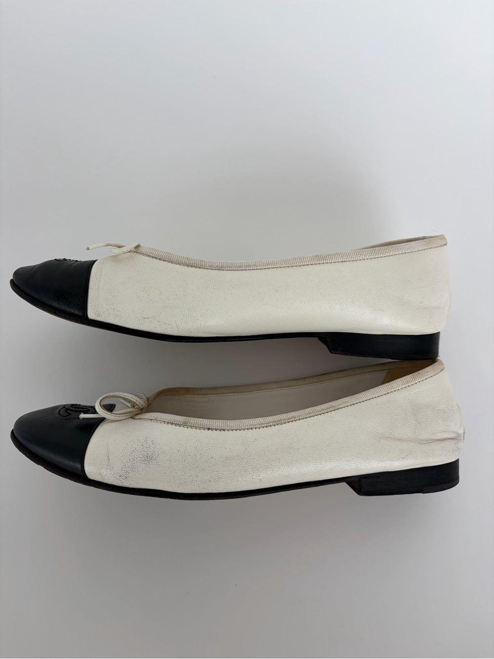 Chanel Classic White Black CC Cap Toe Ballet Flats Size 38C