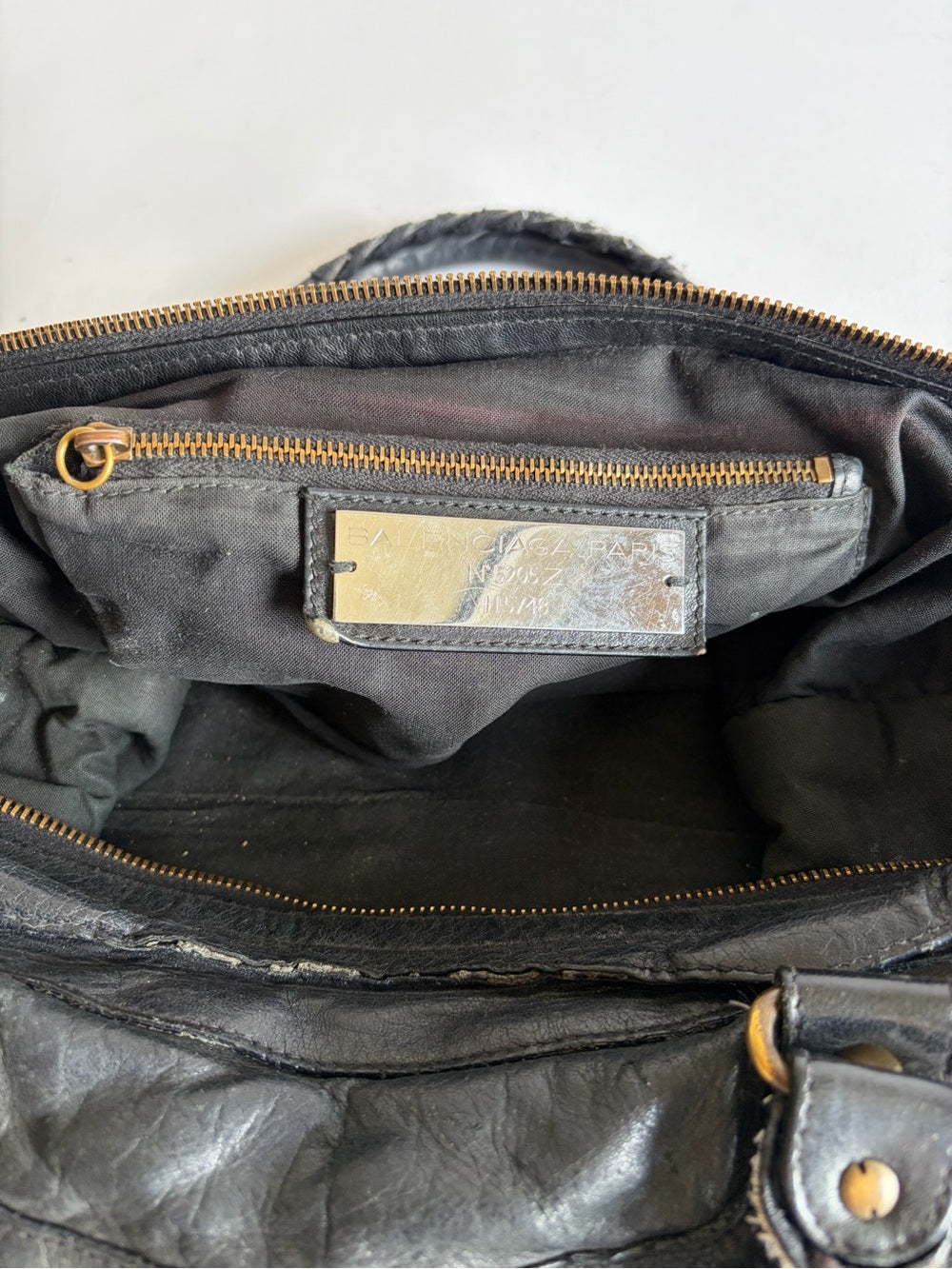 VINTAGE BALENCIAGA BLACK CITY BAG