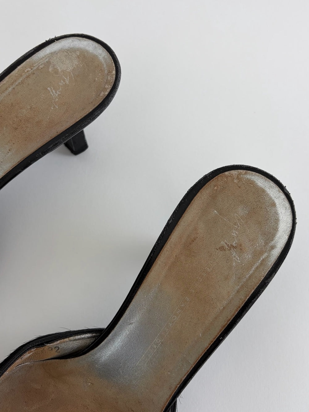 VINTAGE GIUSEPPE ZANOTTI PONEY HAIR SQUARE TOE BLACK MULES
